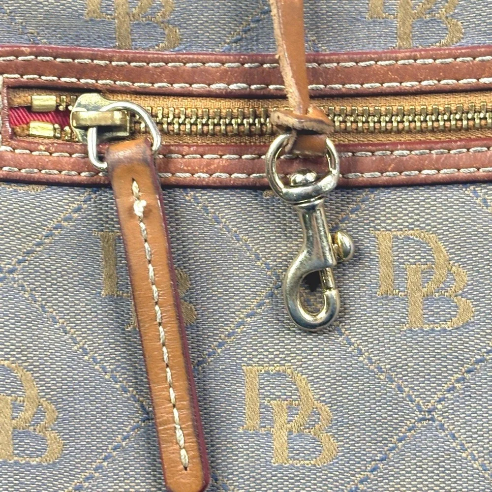 Dooney & Bourke Monogram Signature Canvas Crossbody Bag Brown Leather Trim‎ Duck